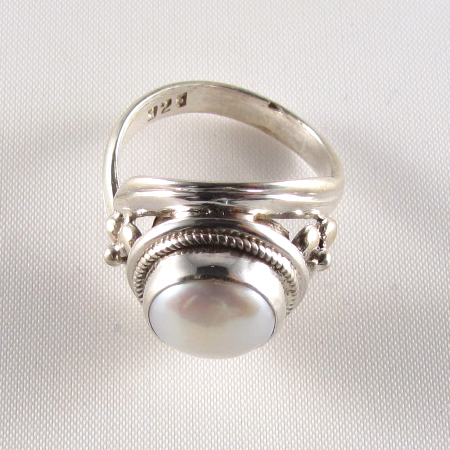 PR-115E Adjustable Mother of Pearl stone Ring